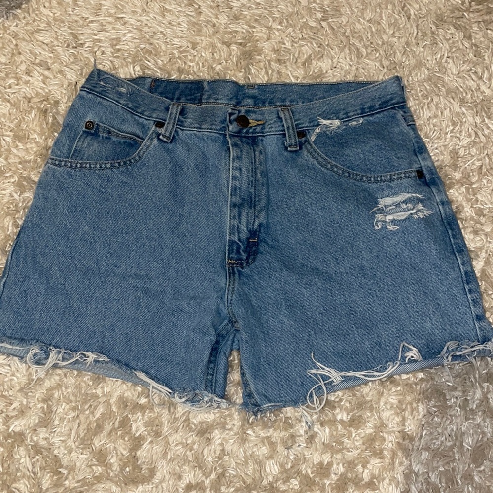 Wrangler Shorts size 32x32 (Women’s 8)
